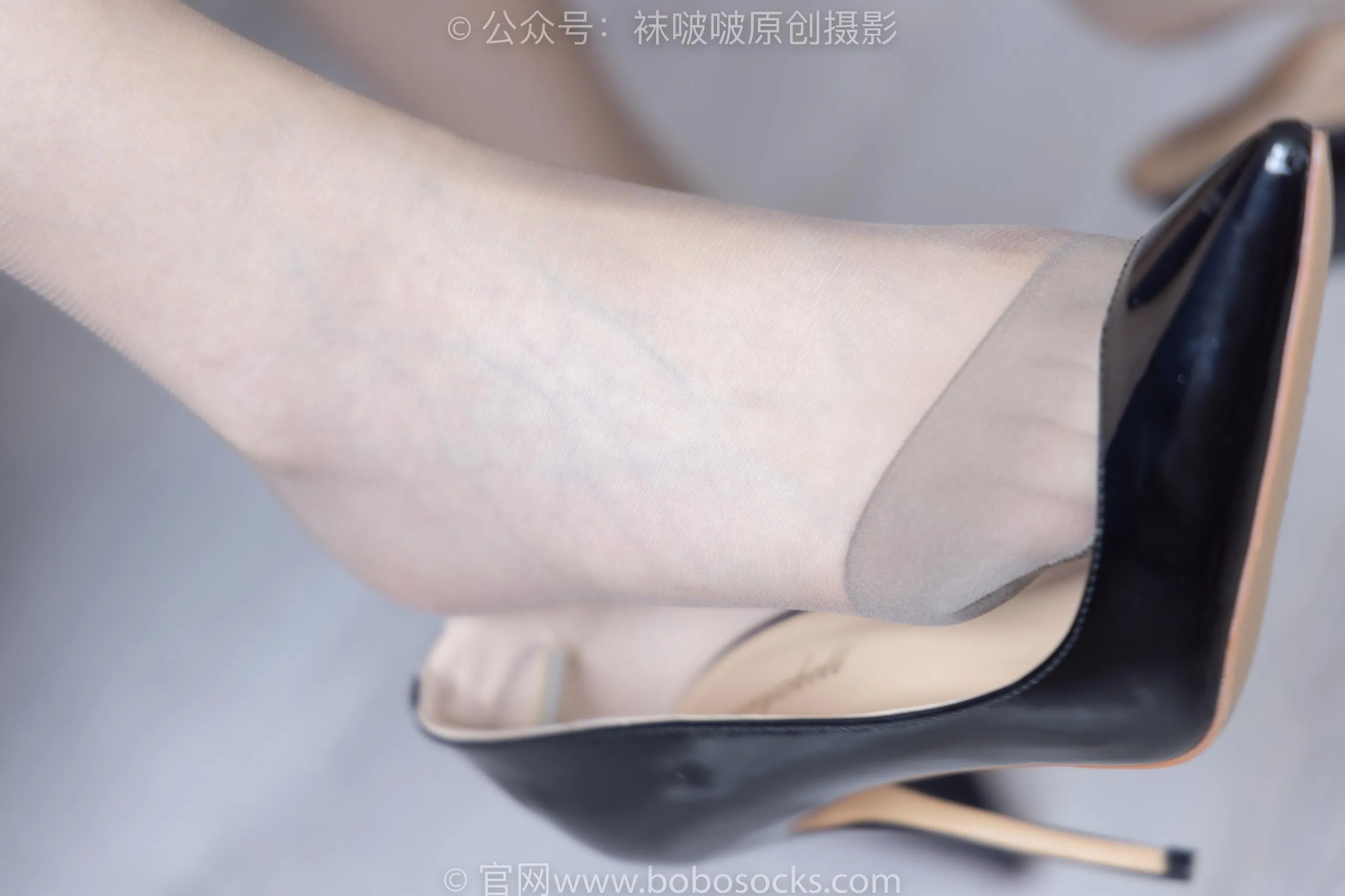 [BoBoSocks袜啵啵]NO.224 小甜豆稚予-高跟鞋、咖啡色丝袜、裸足、ol制服 [74P]插图